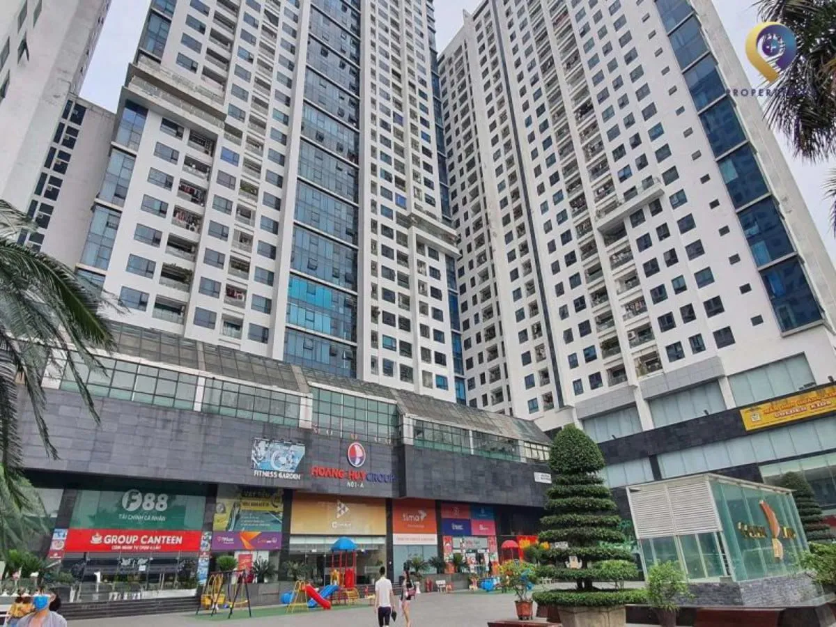 Toàn cảnh tòa nhà Golden Land nhìn từ phía trước